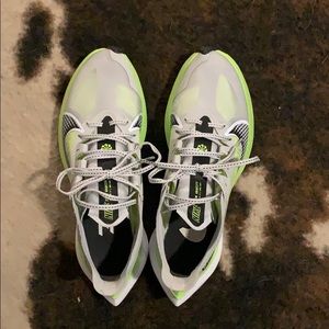 Nike Zoom Gravity size 9 Mens
